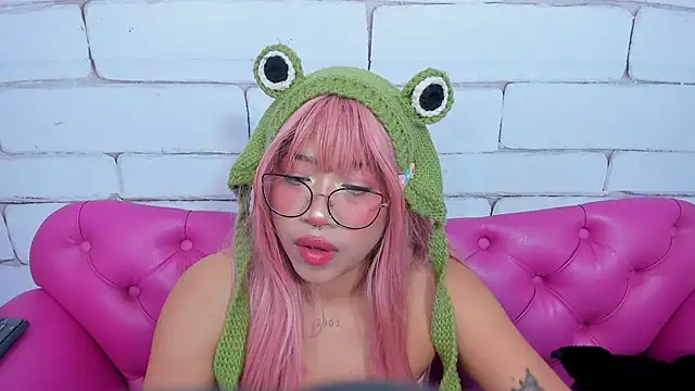 Snapshot of SafiroAgataaa chatting on 09.18.25 SafiroAgataaa online show from 09.18.25