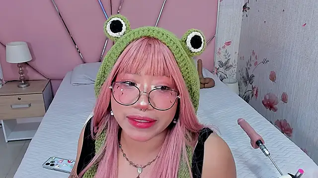 Snapshot of SafiroAgataaa chatting on 09.27.25 SafiroAgataaa online show from 09.27.25