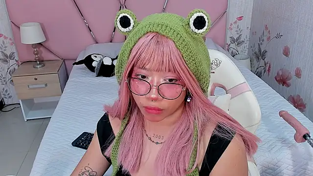 Snapshot of SafiroAgataaa chatting on 09.28.25 SafiroAgataaa online show from 09.28.25