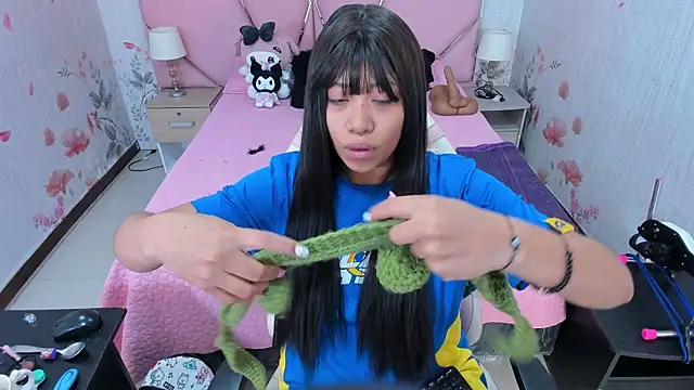 Snapshot of SafiroAgataaa chatting on 10.14.25 SafiroAgataaa online show from 10.14.25