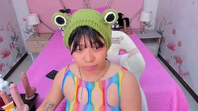 Snapshot of SafiroAgataaa chatting on 10.25.25 SafiroAgataaa online show from 10.25.25