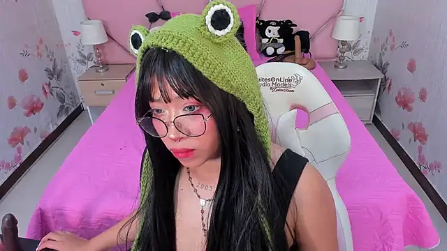 Snapshot of SafiroAgataaa chatting on 10.26.25 SafiroAgataaa online show from 10.26.25