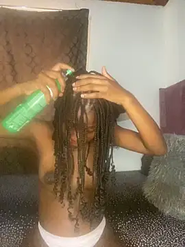 Snapshot of Crazyqueenxxx chatting on 02.18.26 Crazyqueenxxx online show from 02.18.26