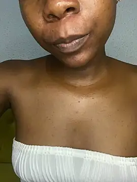 Snapshot of Crazyqueenxxx chatting on 03.17.26 Crazyqueenxxx online show from 03.17.26