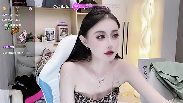 Snapshot of Naiyi-babe chatting on 10.08.25 Naiyi-babe online show from 10.08.25