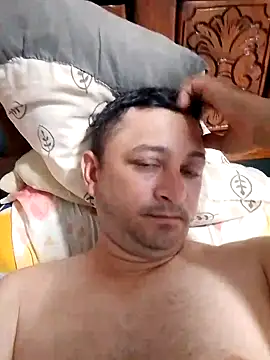 Snapshot of arnaldof50 chatting on 10.12.25 arnaldof50 online show from 10.12.25