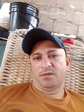 Snapshot of arnaldof50 chatting on 11.06.25 arnaldof50 online show from 11.06.25