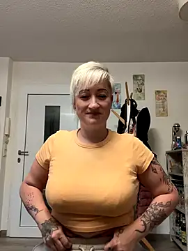 Snapshot of Rozendefotz chatting on 09.25.25 Rozendefotz online show from 09.25.25