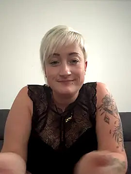 Snapshot of Rozendefotz chatting on 10.04.25 Rozendefotz online show from 10.04.25