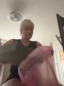 Snapshot of Rozendefotz chatting on 10.07.25 Rozendefotz online show from 10.07.25