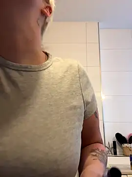 Snapshot of Rozendefotz chatting on 10.15.25 Rozendefotz online show from 10.15.25