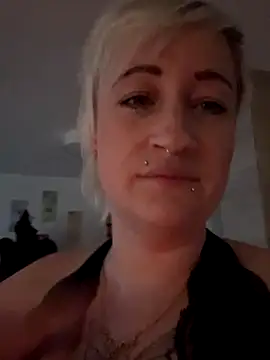 Snapshot of Rozendefotz chatting on 10.21.25 Rozendefotz online show from 10.21.25