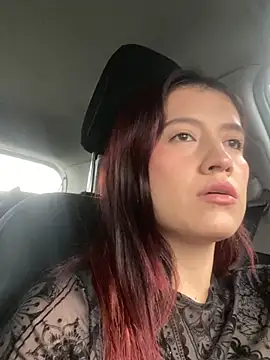 BrunnetAri  online show from 04.17.26