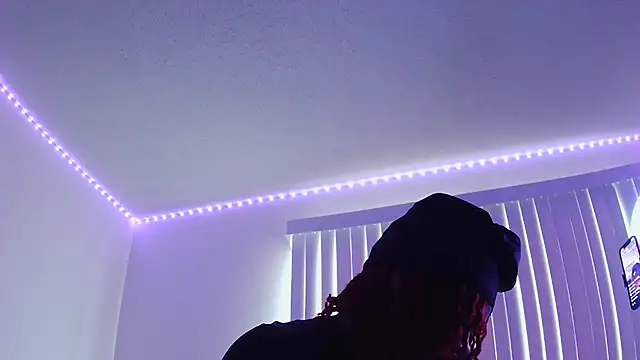 Snapshot of risktakinndolo chatting on 09.25.25 risktakinndolo online show from 09.25.25