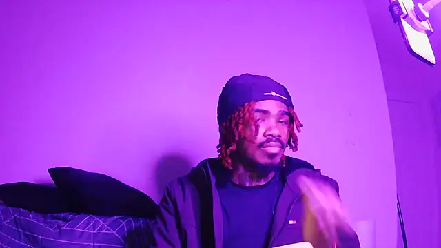 Snapshot of risktakinndolo chatting on 09.28.25 risktakinndolo online show from 09.28.25