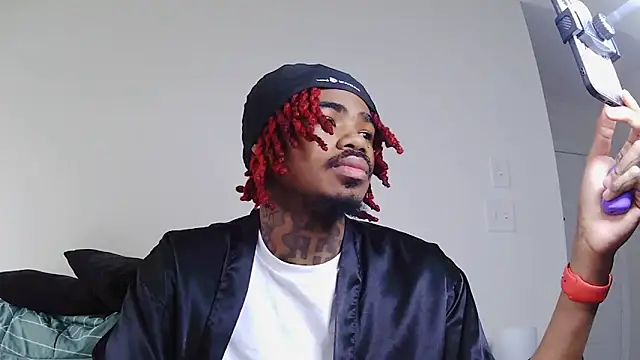 Snapshot of risktakinndolo chatting on 09.28.25 risktakinndolo online show from 09.28.25