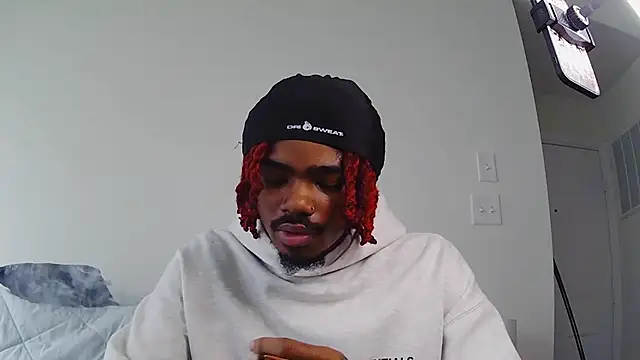 Snapshot of risktakinndolo chatting on 09.30.25 risktakinndolo online show from 09.30.25