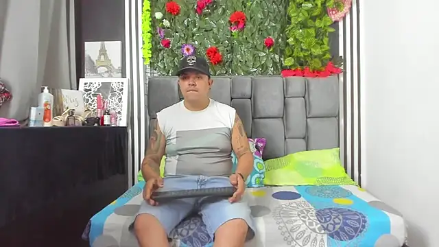 Hornycouple Hot online show from 11.07.25