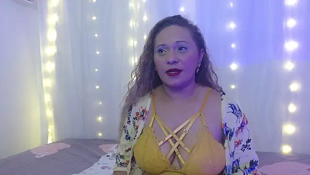 NoraParkeer online show from 09.22.25