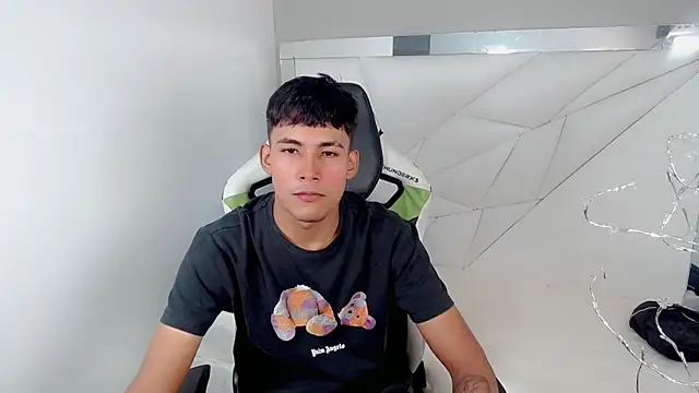 Snapshot of Austin_col_ chatting on 09.25.25 Austin col  online show from 09.25.25