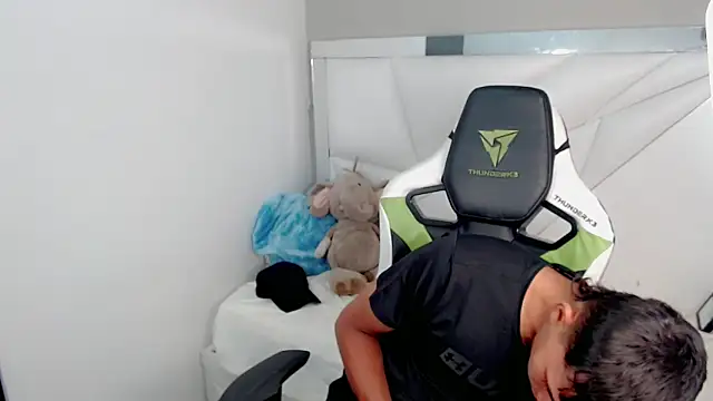 Snapshot of Austin_col_ chatting on 09.27.25 Austin col  online show from 09.27.25