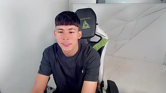 Snapshot of Austin_col_ chatting on 09.28.25 Austin col  online show from 09.28.25