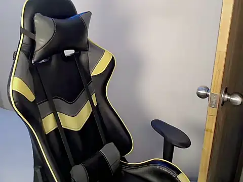 Snapshot of Austin_col_ chatting on 10.07.25 Austin col  online show from 10.07.25