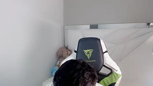 Snapshot of Austin_col_ chatting on 10.08.25 Austin col  online show from 10.08.25