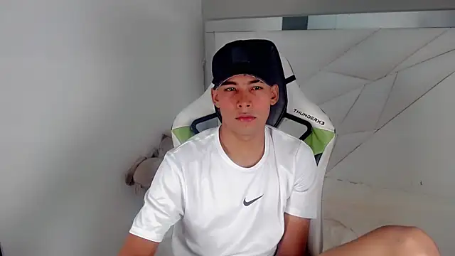 Snapshot of Austin_col_ chatting on 10.10.25 Austin col  online show from 10.10.25