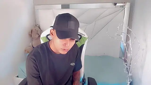 Snapshot of Austin_col_ chatting on 10.17.25 Austin col  online show from 10.17.25