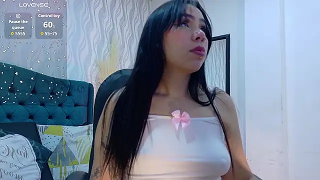 Gina Lux05 online show from 09.13.25
