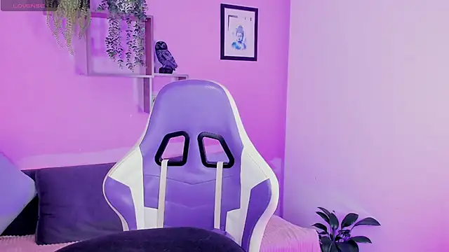 Snapshot of ScarlettBlake_ chatting on 10.21.25 ScarlettBlake  online show from 10.21.25