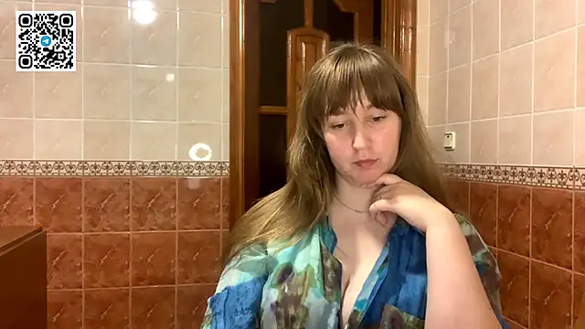 MaroonMoon  online show from 10.04.25