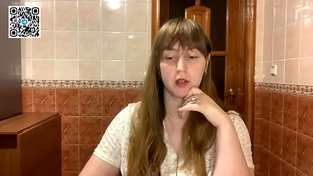 MaroonMoon  online show from 10.10.25