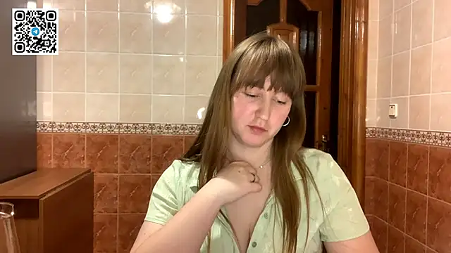 MaroonMoon  online show from 10.23.25