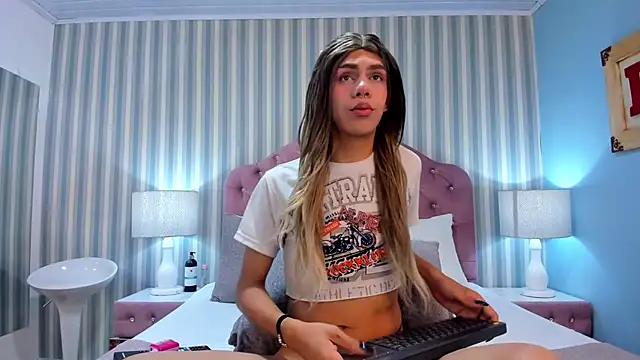 RayvenColliva online show from 10.06.25