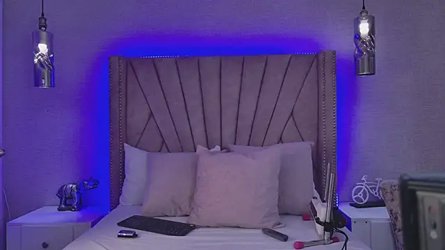 RayvenColliva online show from 10.19.25