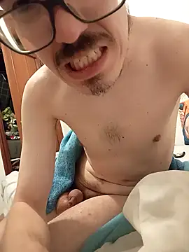 Snapshot of oscartres chatting on 09.23.25 oscartres online show from 09.23.25