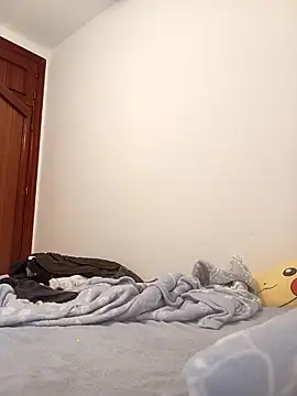 Snapshot of oscartres chatting on 10.31.25 oscartres online show from 10.31.25