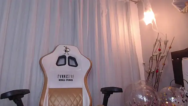 Meriiida online show from 10.18.25