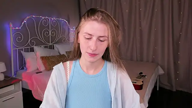 Snapshot of VesperaCeleste chatting on 09.18.25 VesperaCeleste online show from 09.18.25