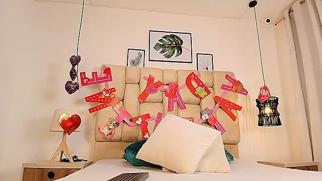 elizawiliamst online show from 09.19.25