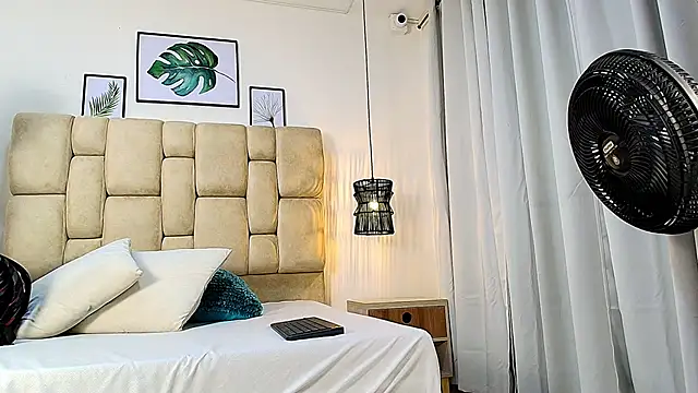 elizawiliamst online show from 10.02.25