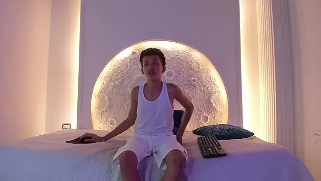  Noah19 online show from 10.03.25