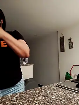 tiffany Johnson1 online show from 09.24.25