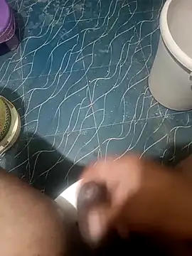 Snapshot of bobby3374 chatting on 10.28.25 bobby3374 online show from 10.28.25