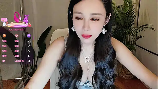 Snapshot of Cuteazhu chatting on 10.23.25 Cuteazhu online show from 10.23.25