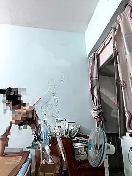 Snapshot of simsim-00 chatting on 10.18.25 simsim-00 online show from 10.18.25