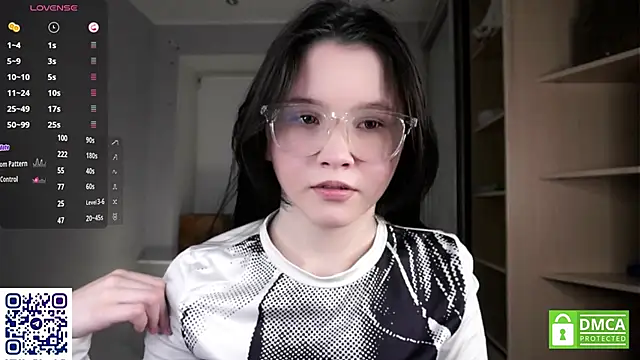 DelphaDivenere online show from 10.26.25