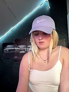DieBlondeHannah online show from 09.10.25